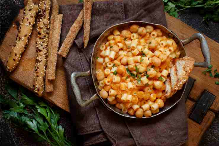 Pasta e ceci alla romana ricetta 