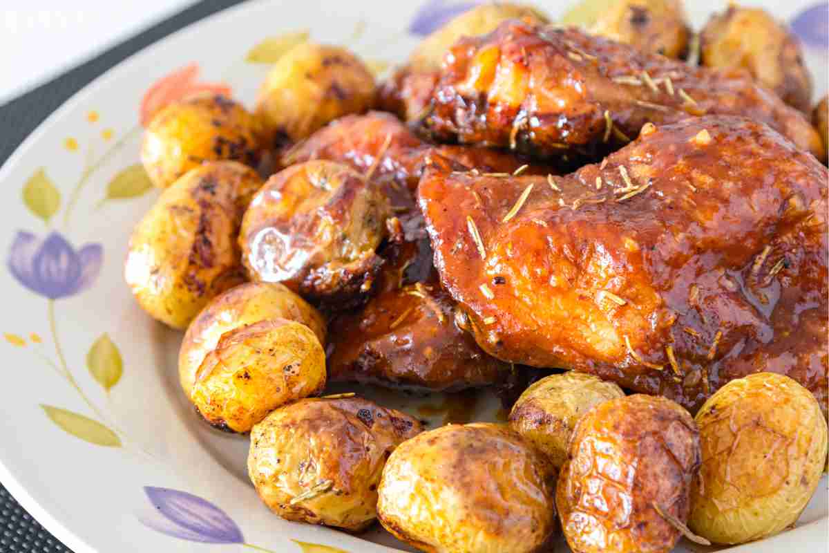 Pollo al forno con patate, ricetta perfetta senza errori