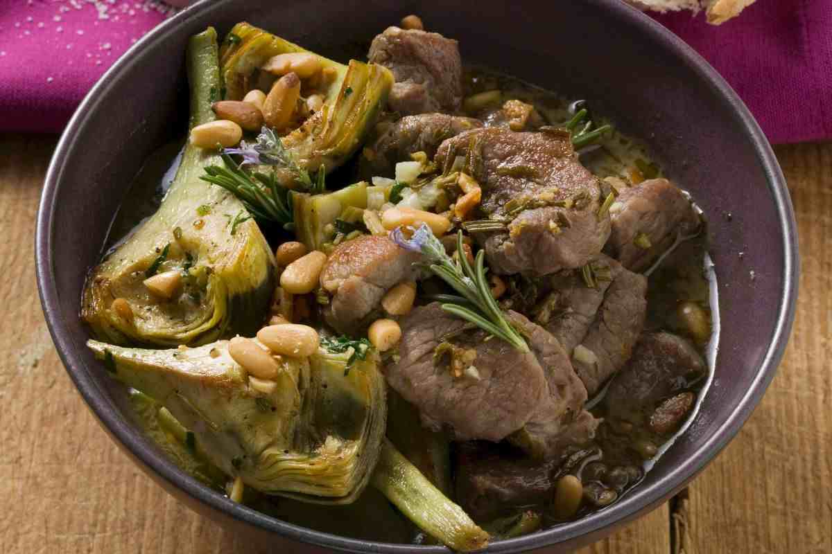 L’agnello con i carciofi è perfetto per il menu di Pasqua