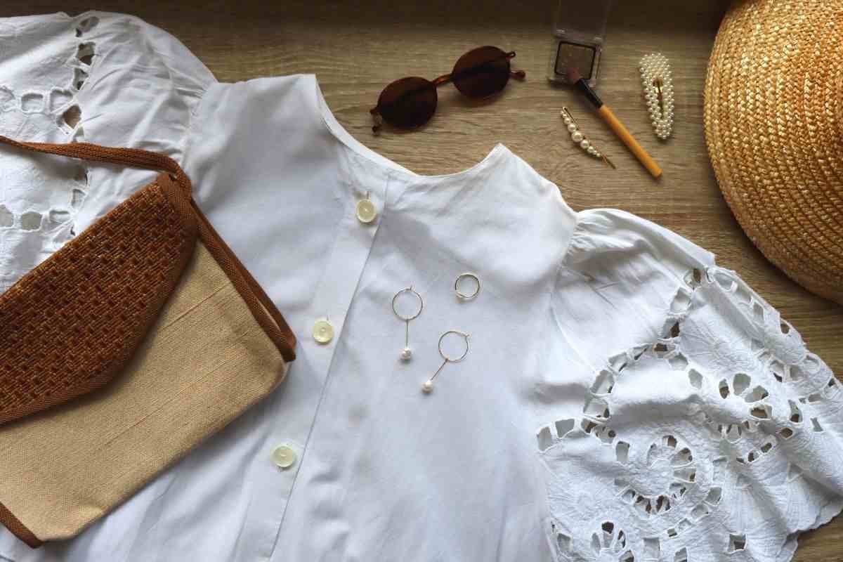 camicia, borsa, accessori vari