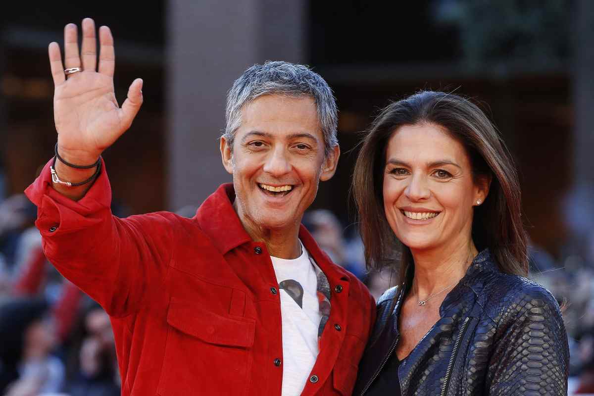 Susanna Biondo e Fiorello in posa per i fotografi