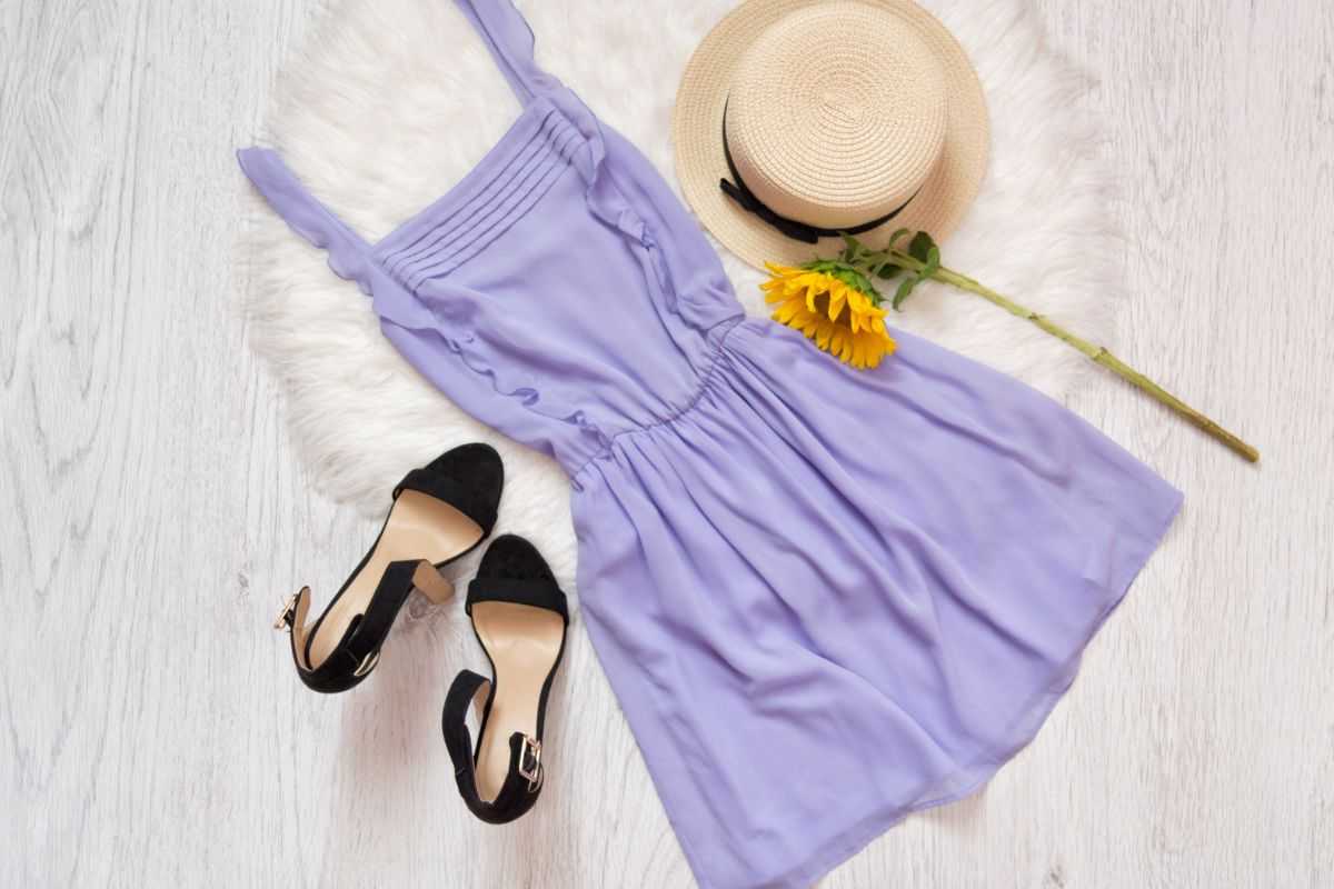 abito con scarpe e cappello