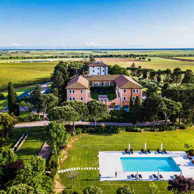 tenuta vinicola con piscina