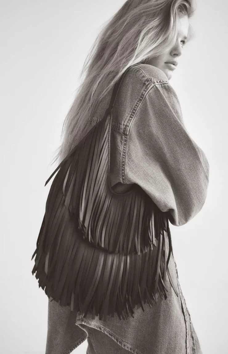 modella shopper con frange