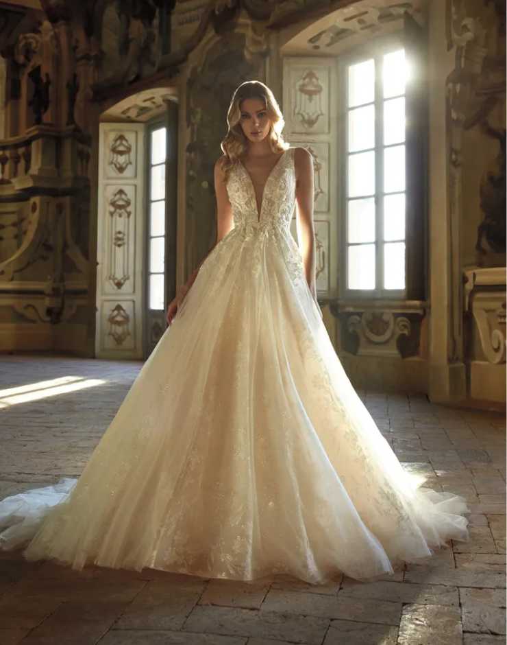 modella abito da sposa