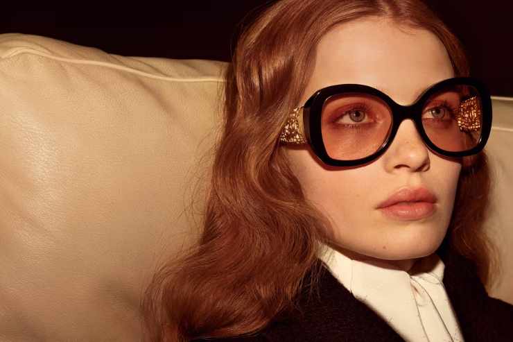 Ella Mccutcheon occhiali da sole Chanel inverno