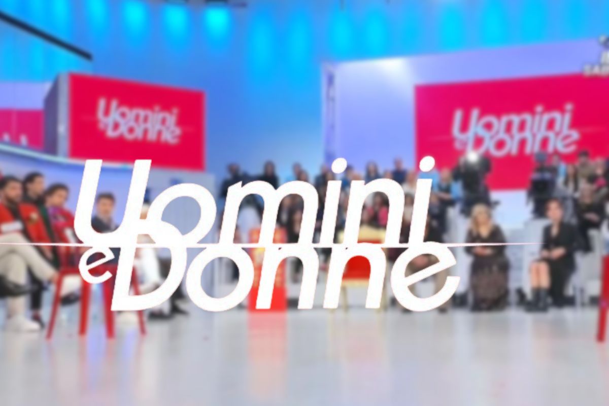 Logo e studio di Uomini e Donne