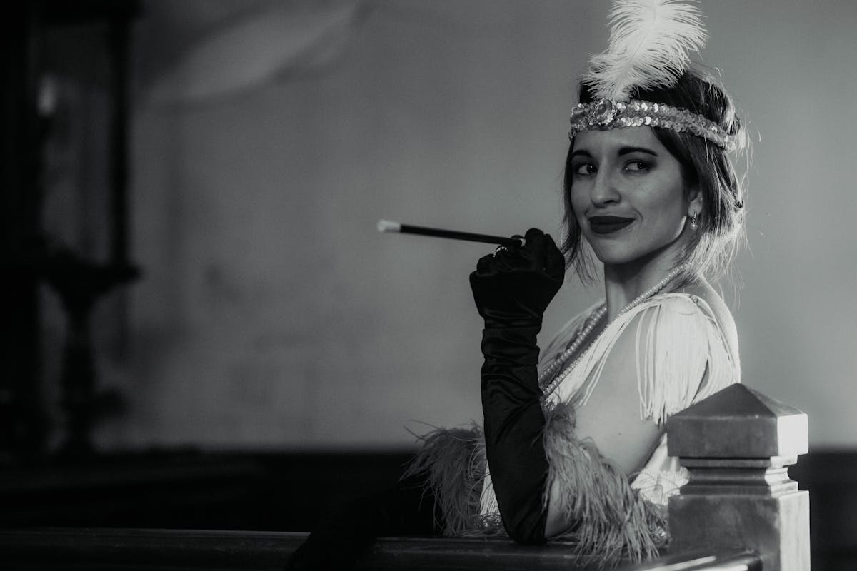 donna vestita da burlesque