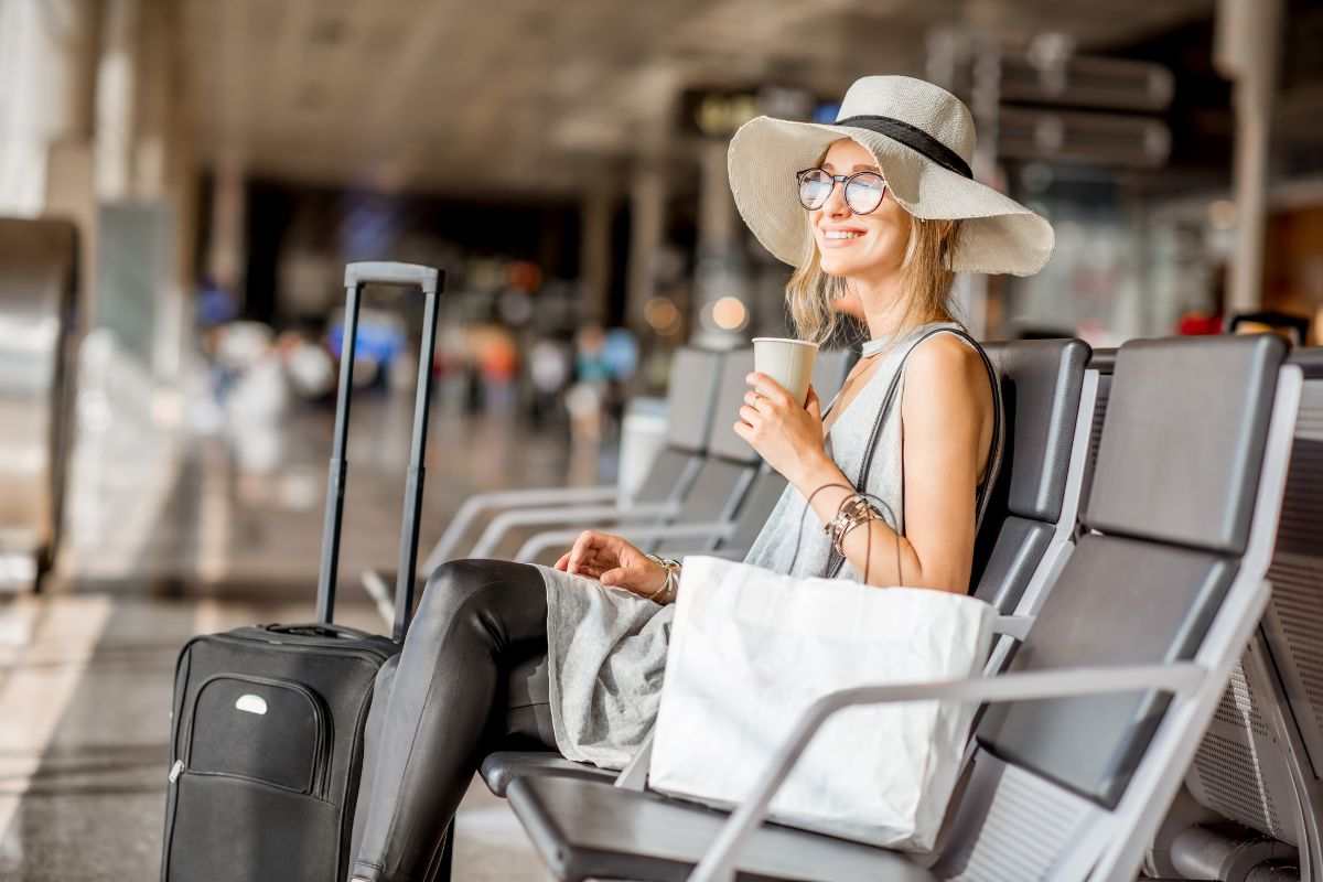 persona in aeroporto