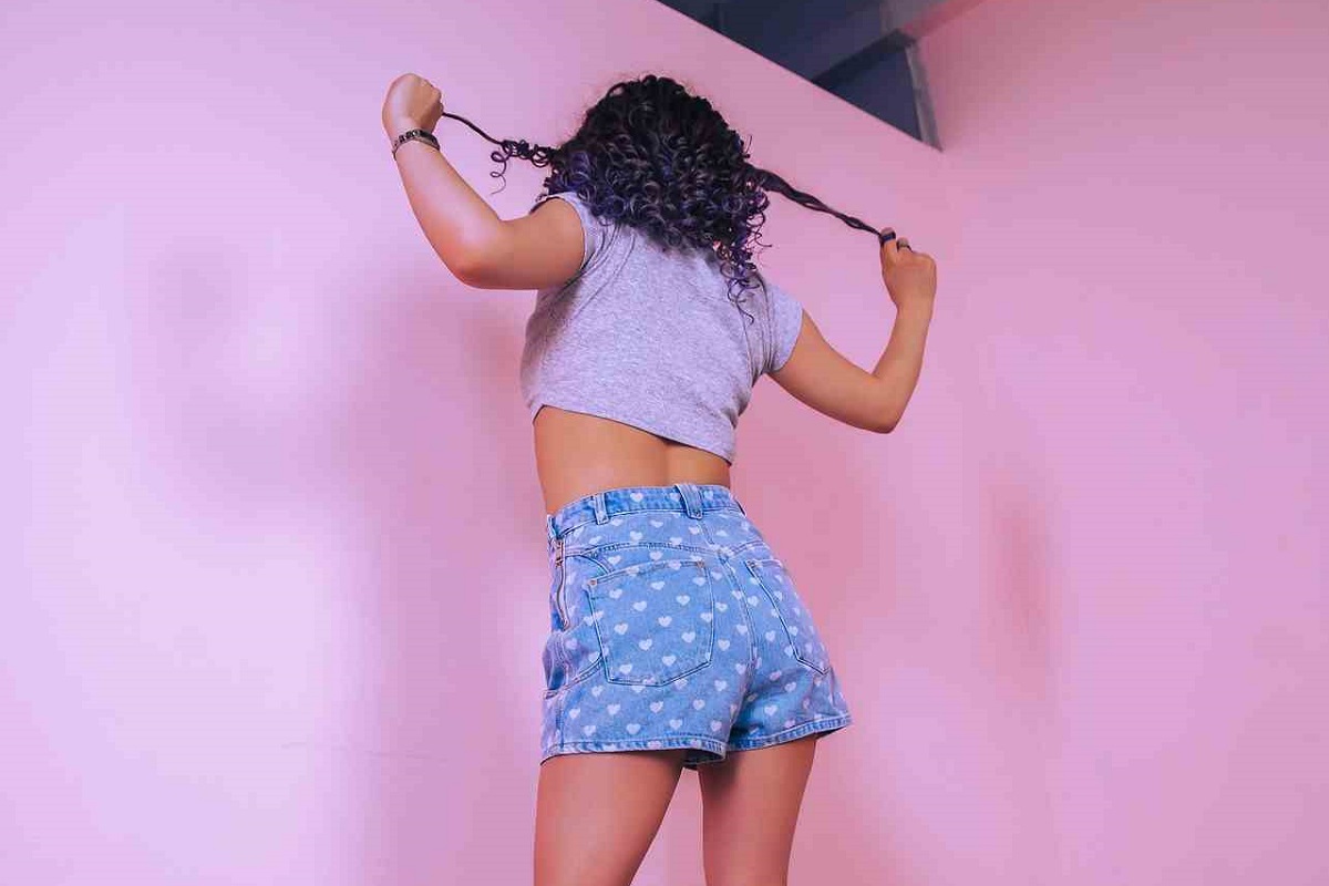 Non sono né gonne né shorts come gli altri: ecco il capo virale dell'estate 2025 che tutte vogliono