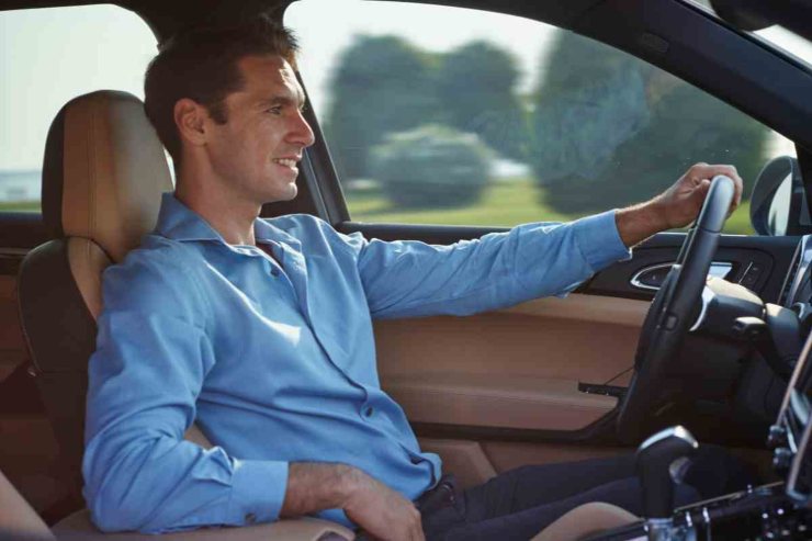 Uomo al volante