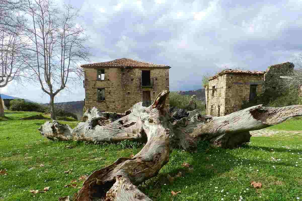 case abbandonate in cilento
