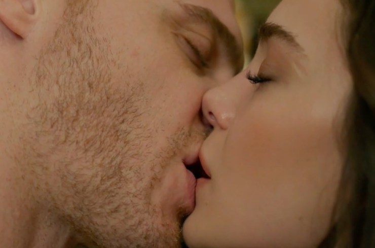 bacio di ates e leyla in if you love