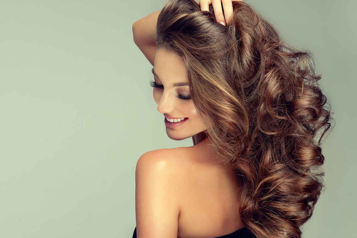 Capelli lisci setosi luminosi