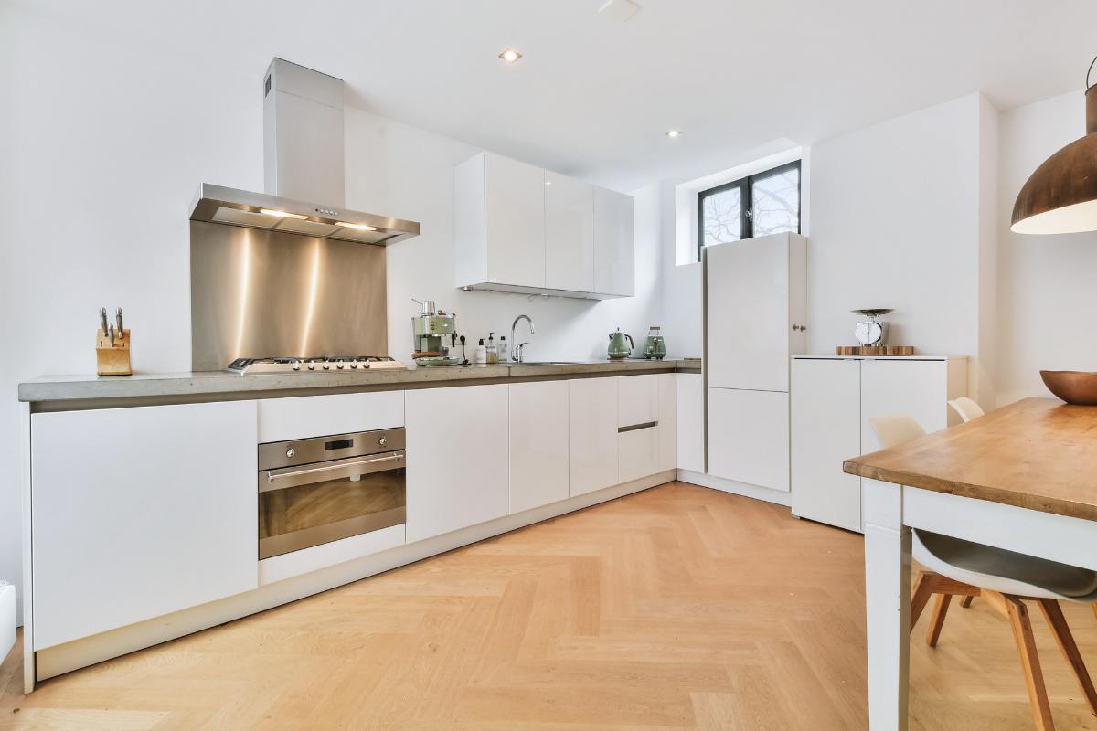Cucina moderna che sembra grande