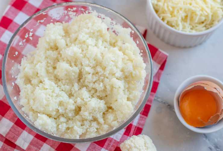 Pizza senza farina senza impasto e senza lievito
