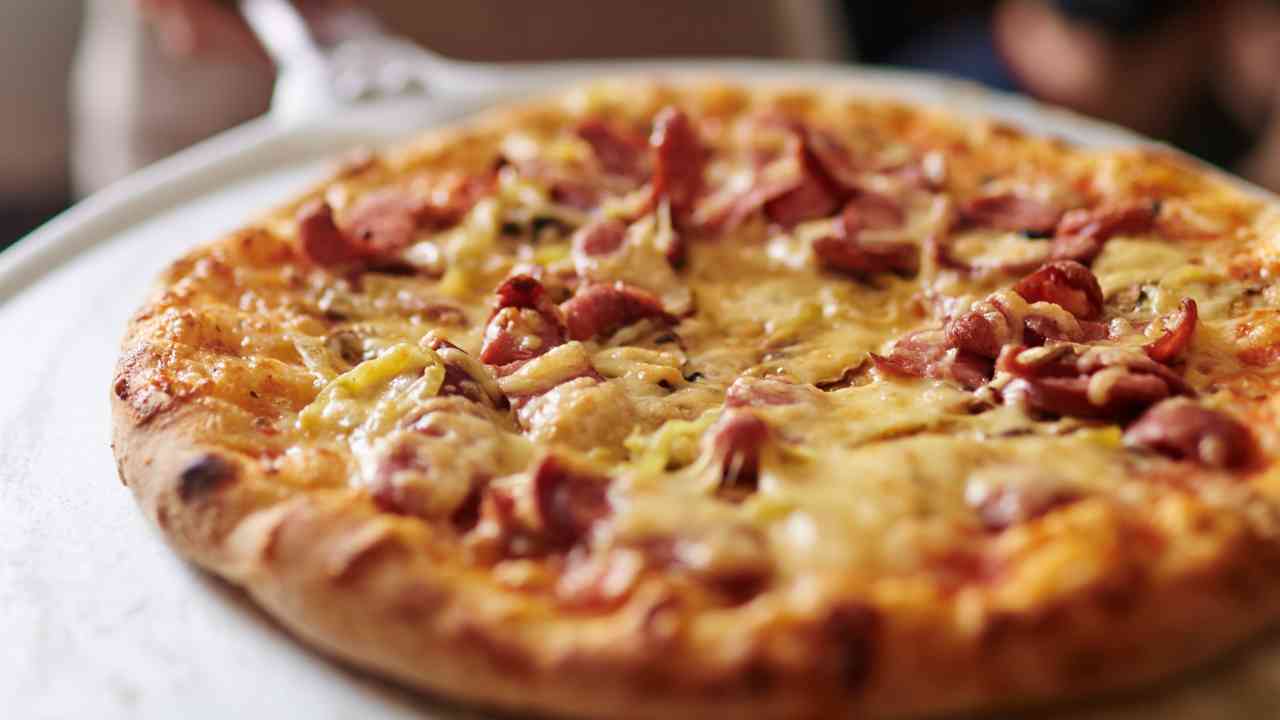 Pizza senza farina senza impasto e senza lievito