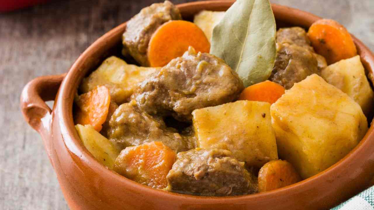 Spezzatino con le patate pourfemme.it