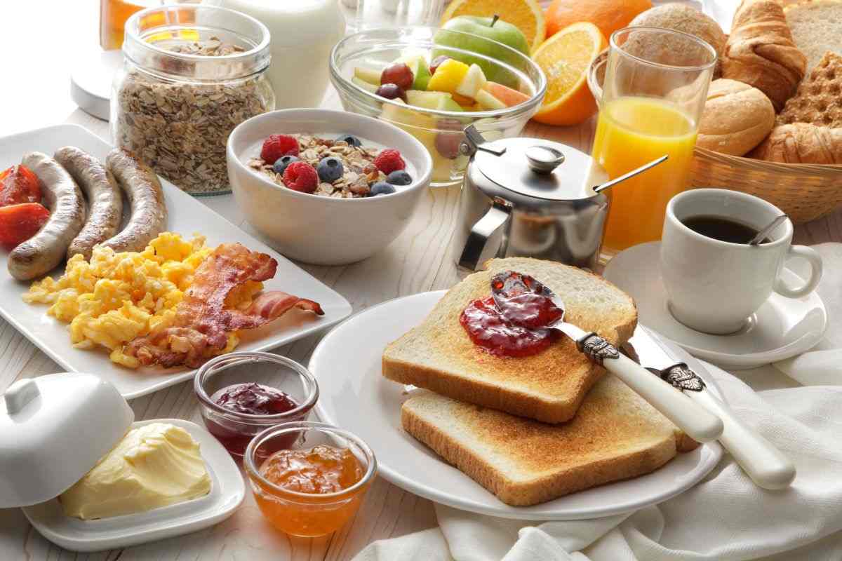 colazione su un tavolo