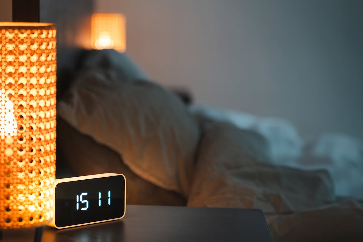 stanza buia di notte