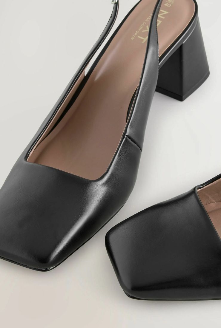 Scarpe con punta quadrata