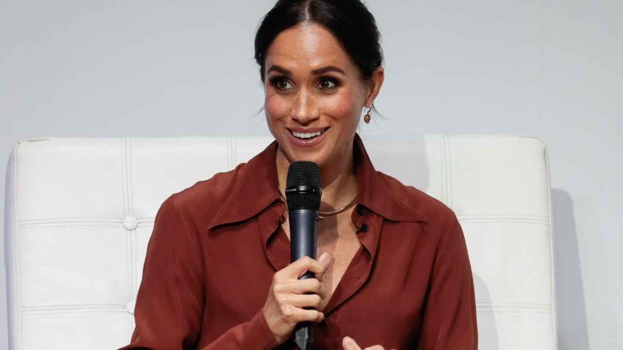 Meghan Markle imbucata alla Parigi Fashion Week - Pourfemme.it