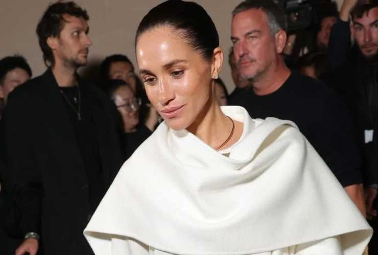 Meghan Markle imbucata alla Parigi Fashion Week - Pourfemme.it