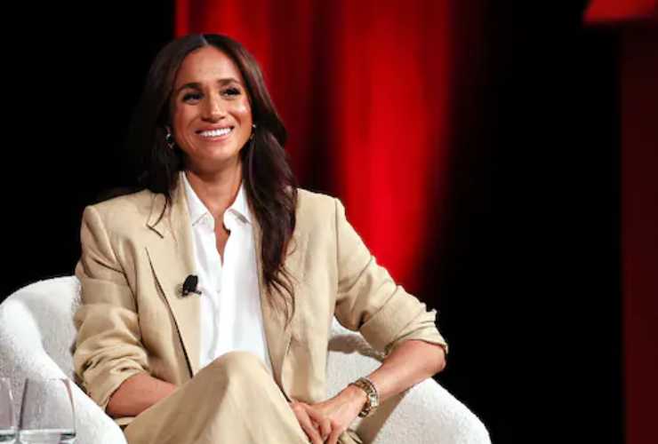 Meghan Markle imbucata alla Parigi Fashion Week - Pourfemme.it