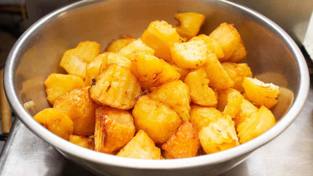 Patate croccanti senza frittura 04102025 pourfemme.it