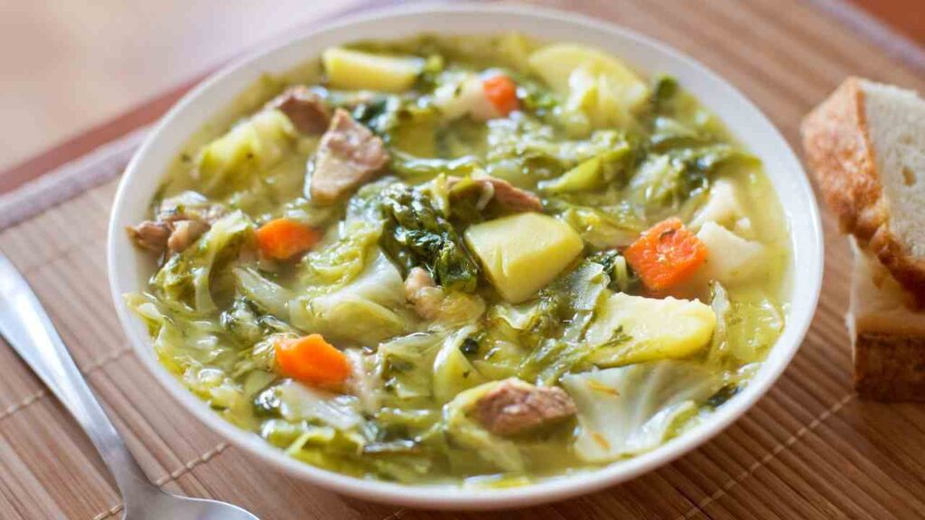 Zuppa di verza e patate pourfemme.it