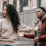 dona hce respinge uomo