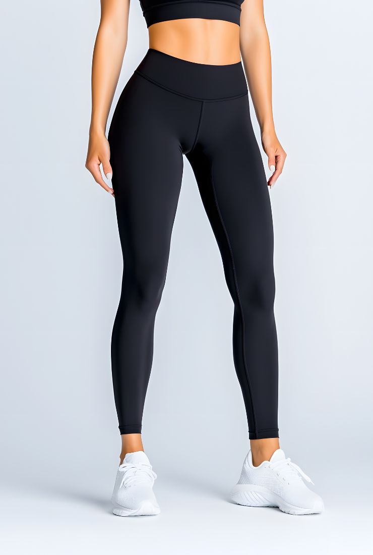 Donna con leggings neri