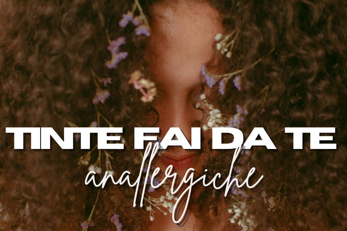 donna con capelli ricci