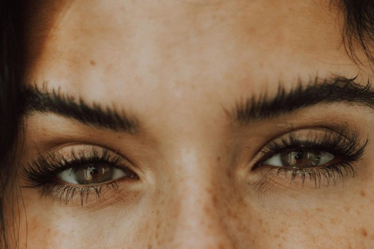 sguardo ragazza