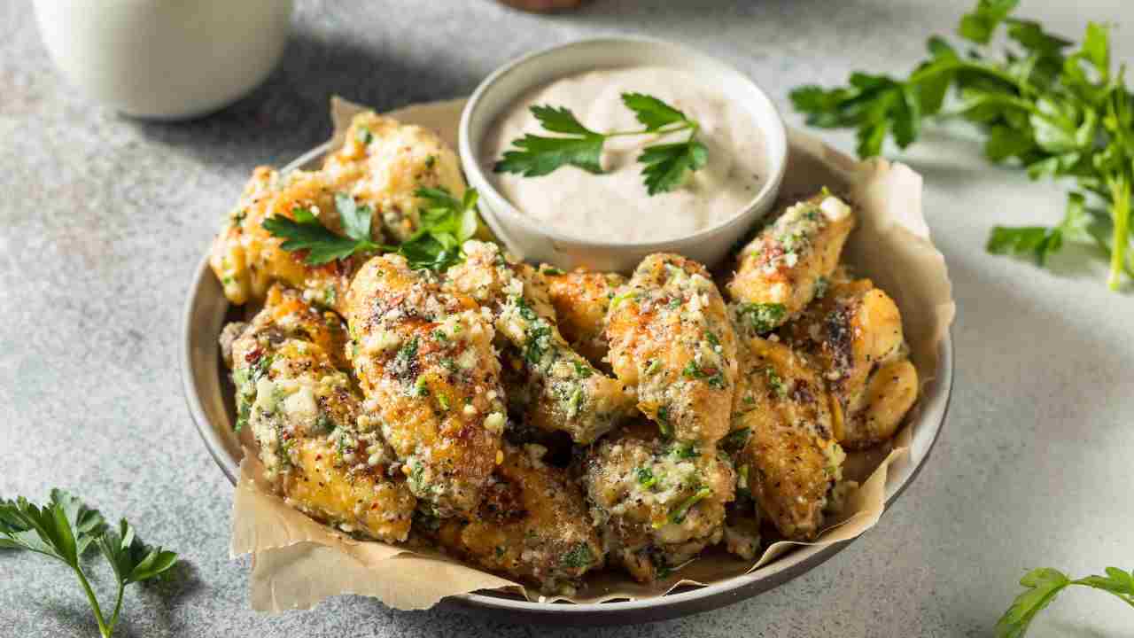 Bocconcini di pollo gratinati in padella pourfemme.it