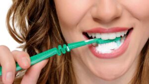 Sbiancare i denti pourfemme.it