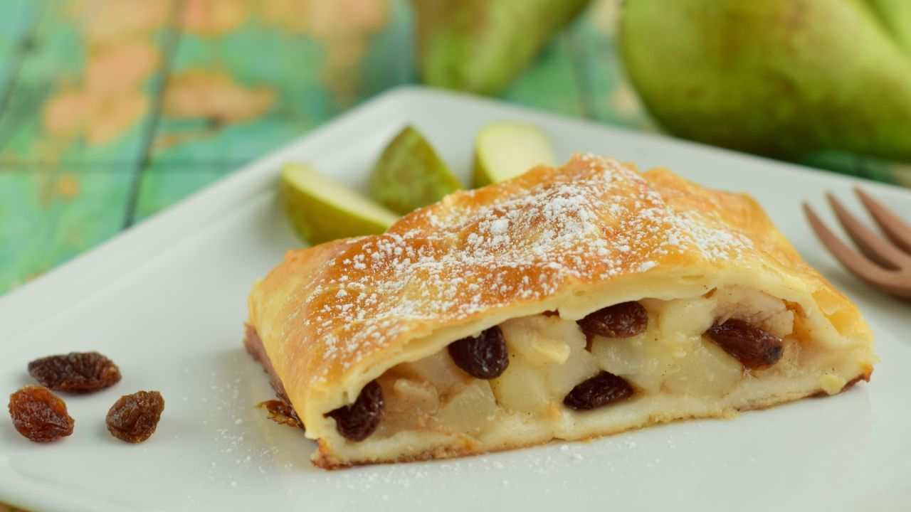 Strudel di pere e uvetta pourfemme.it