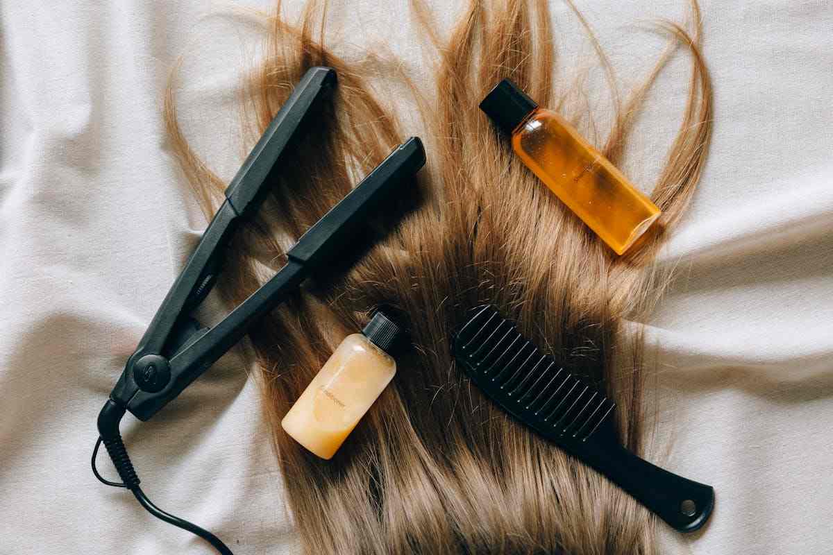 capelli, piastra e prodotti cura capelli