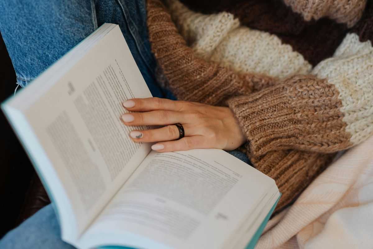 donna che legge