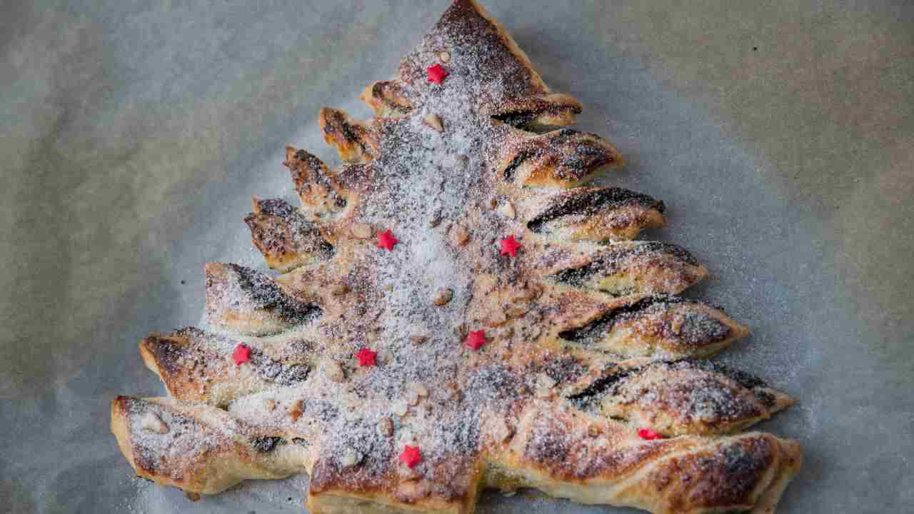 Albero di pasta sfoglia alla nutella pourfemme.it