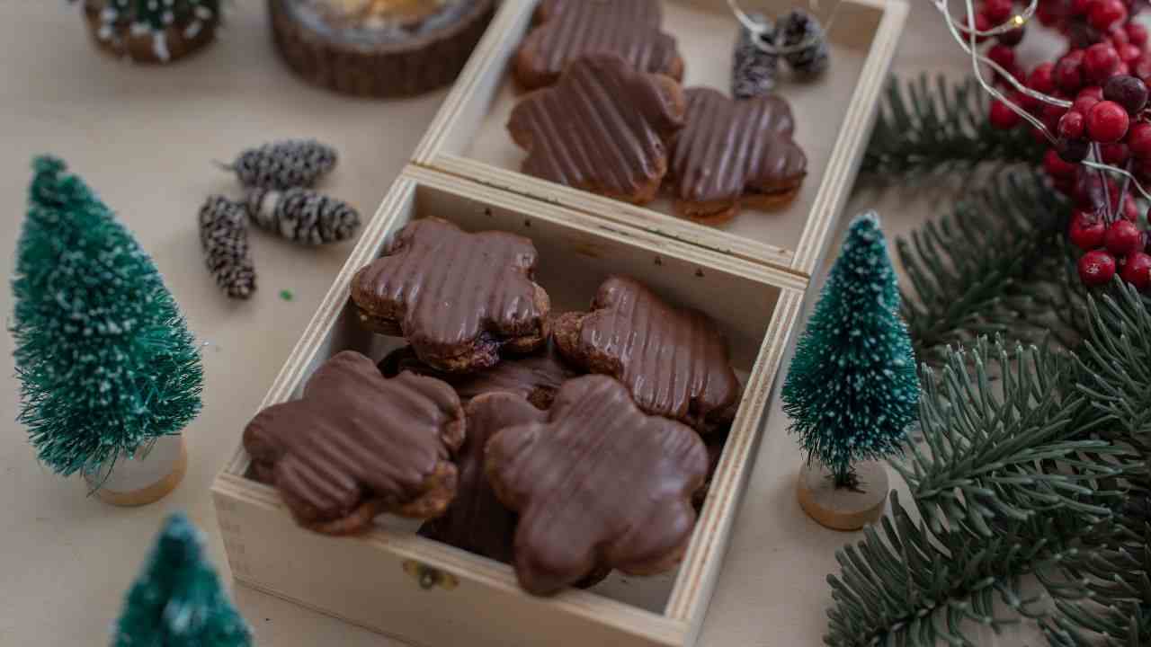 Biscotti di natale al cioccolato pourfemme.it