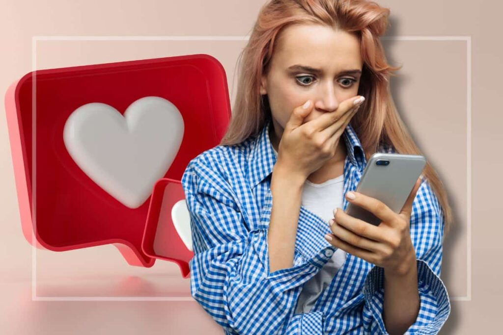 Ragazza preoccupata con smartphone in mano