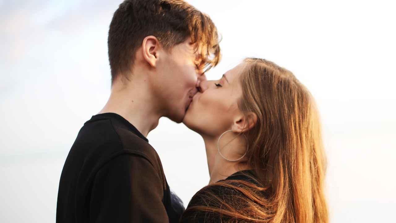 Regola dei 6 secondi per il bacio - Pourfemme.it