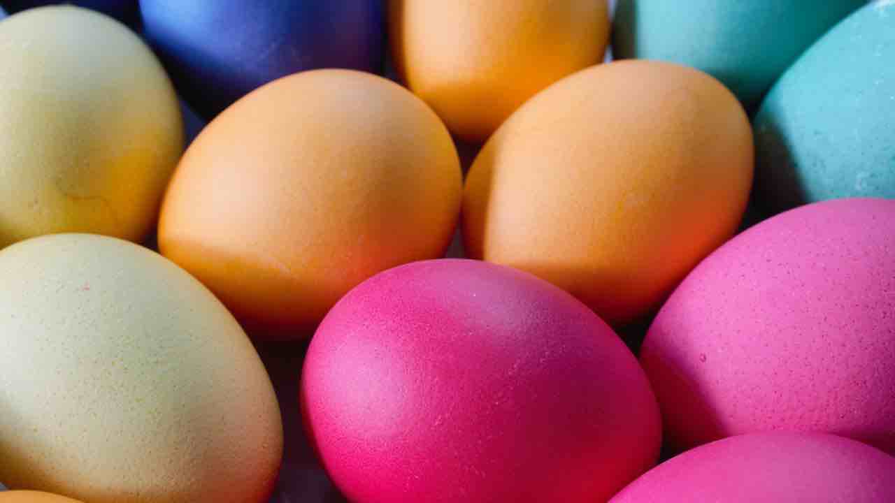 uova di pasqua colorate