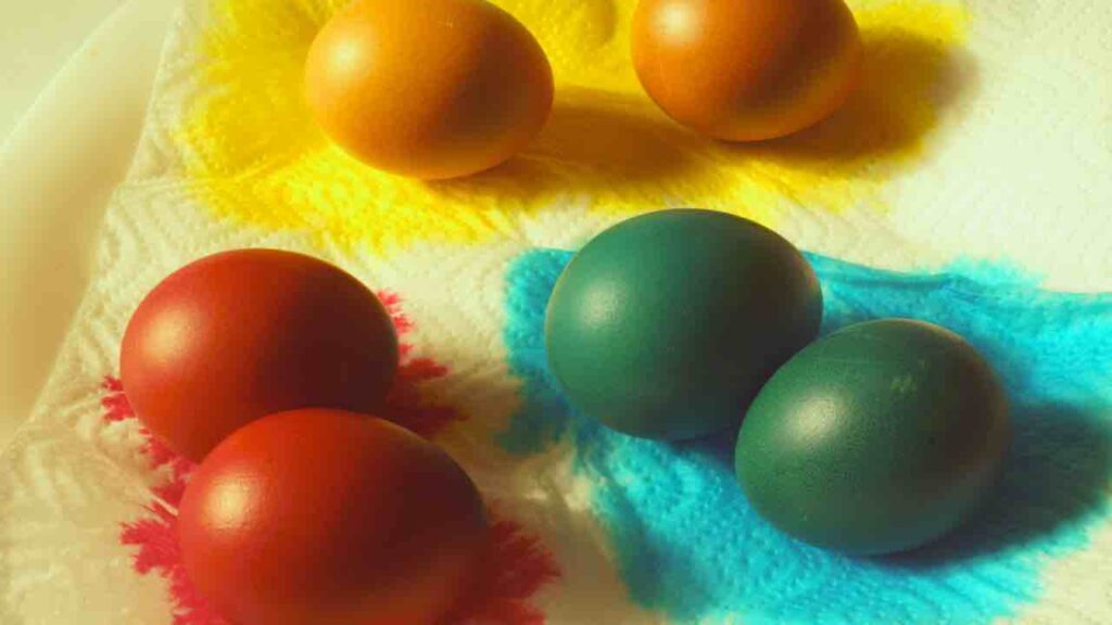 uova pasquali colorate