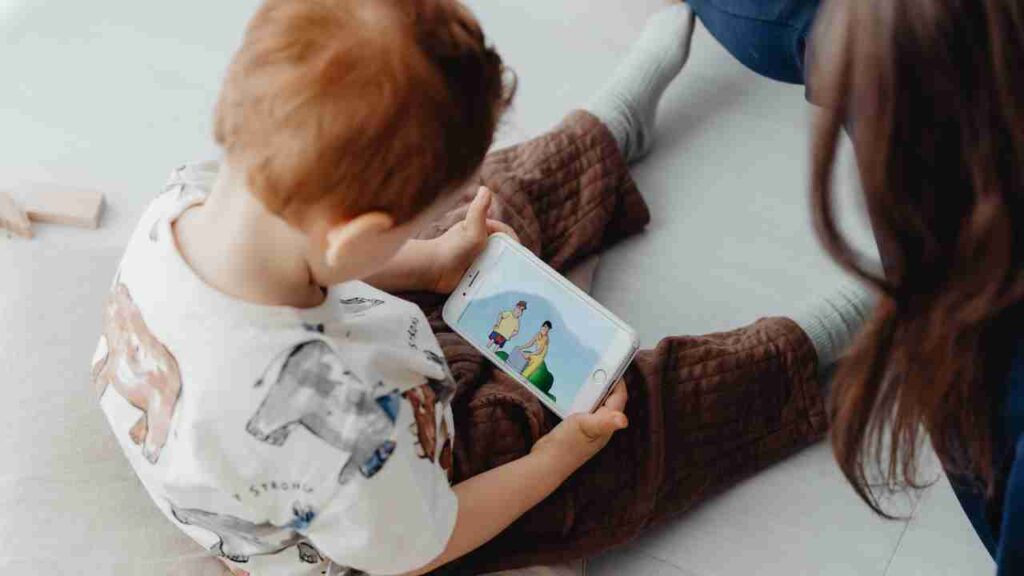 Bambini al cellulare come fare - Pourfemme.it