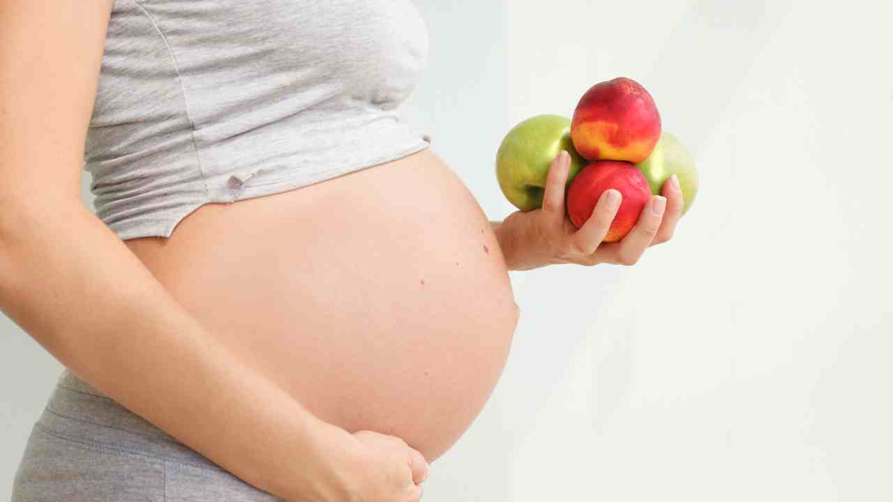 Quale frutta si può mangiare in gravidanza - Pourfemme.it