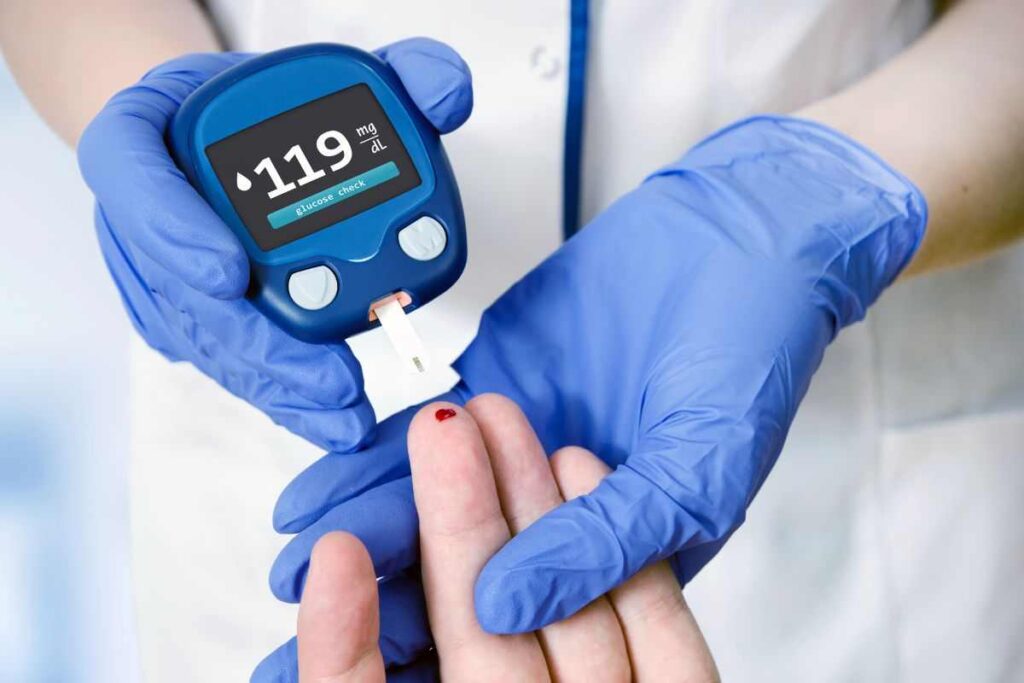 Picchi glicemici, i segnali da non ignorare: come riconoscere la glicemia alta e prevenire i rischi