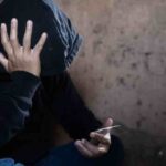 figlio che si droga
