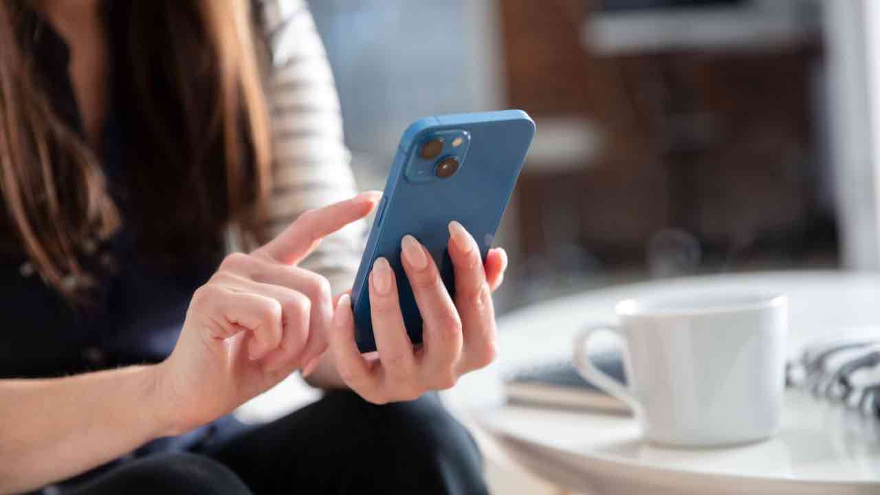 risparmiare batteria telefono
